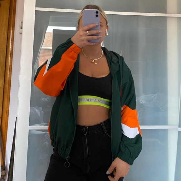 Windbreaker - Picture 7 of 7